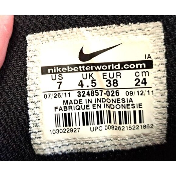 Nike Women's 7 Black White Siren Red Eclipse NM Low Cut Sneakers - Picture 2 of 10